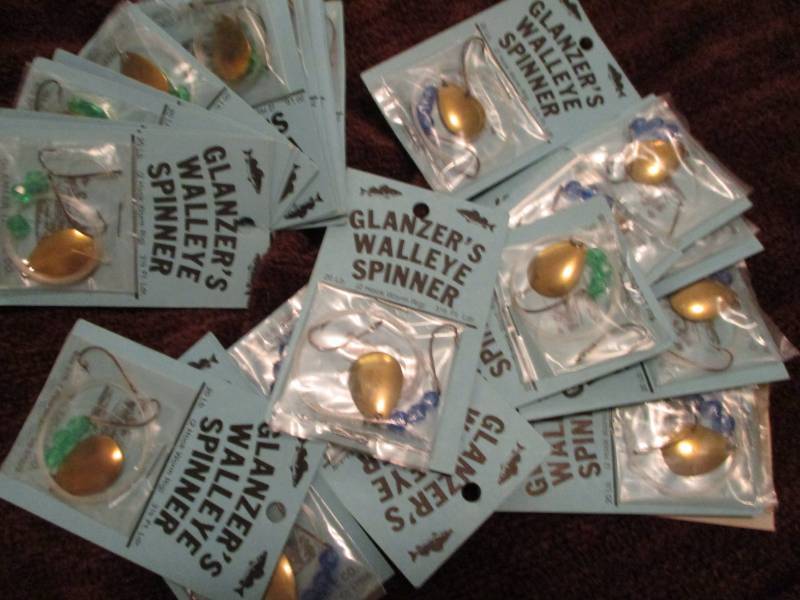 lot 382 image: Various Unopened Tackle