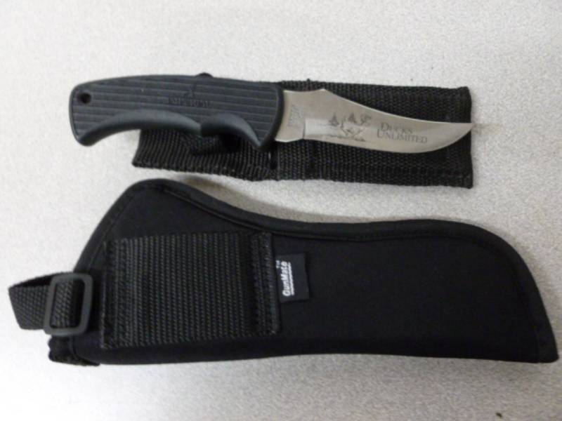 lot 33 image: Imperial Knife
