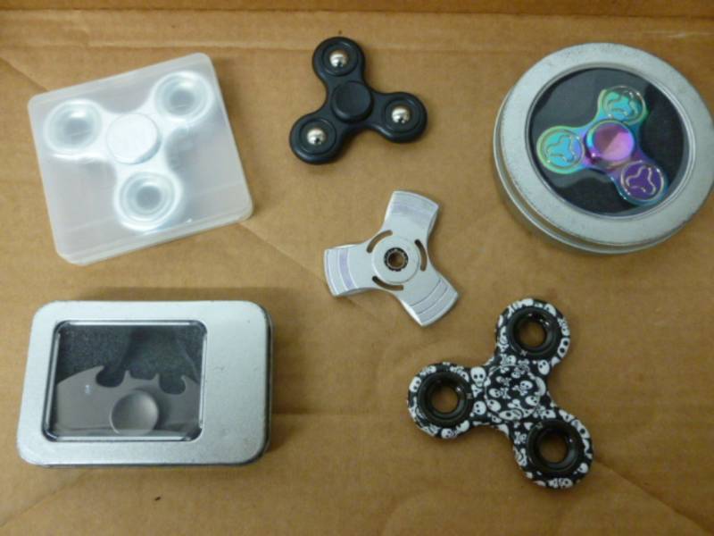 lot 88 image: Fidget Spinners