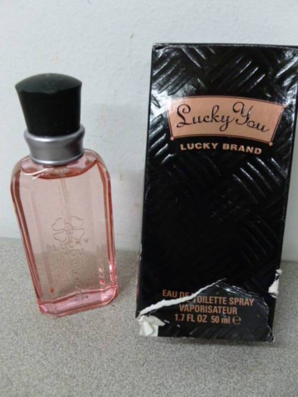 lot 89 image: New Perfume