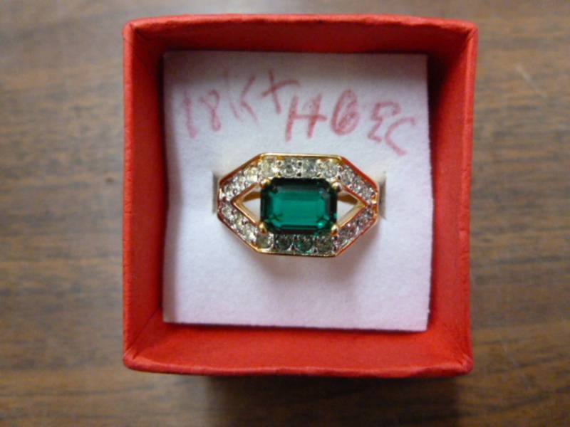 lot 102 image: Ladies Ring