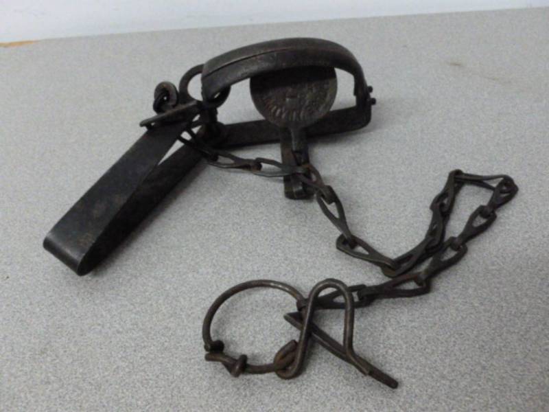 lot 113 image: Antique Trap