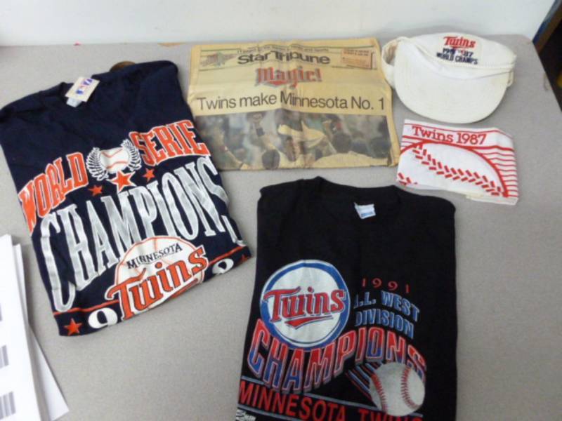 lot 122 image: Minnesota Twins Collectibles