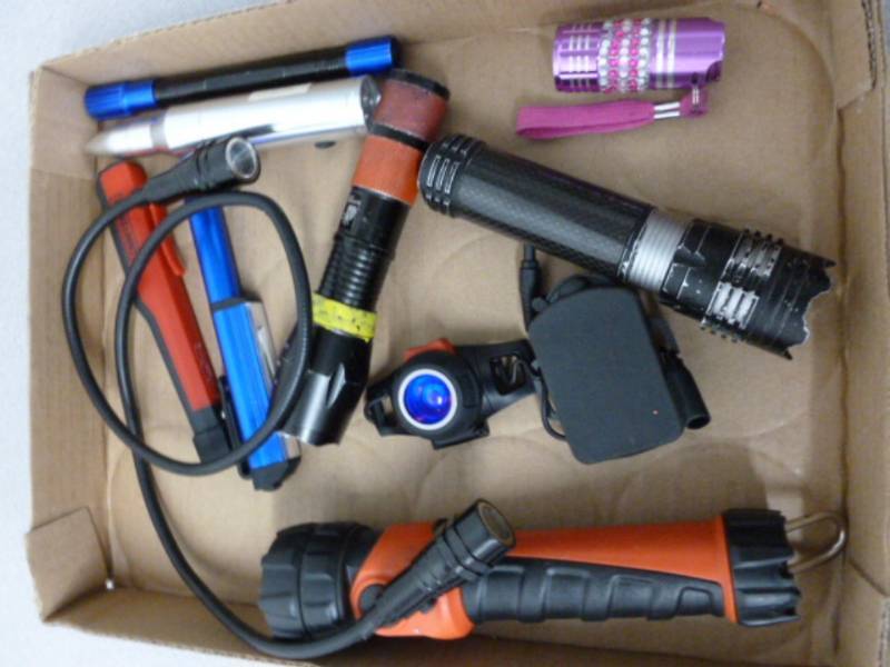 lot 128 image: Flashlights