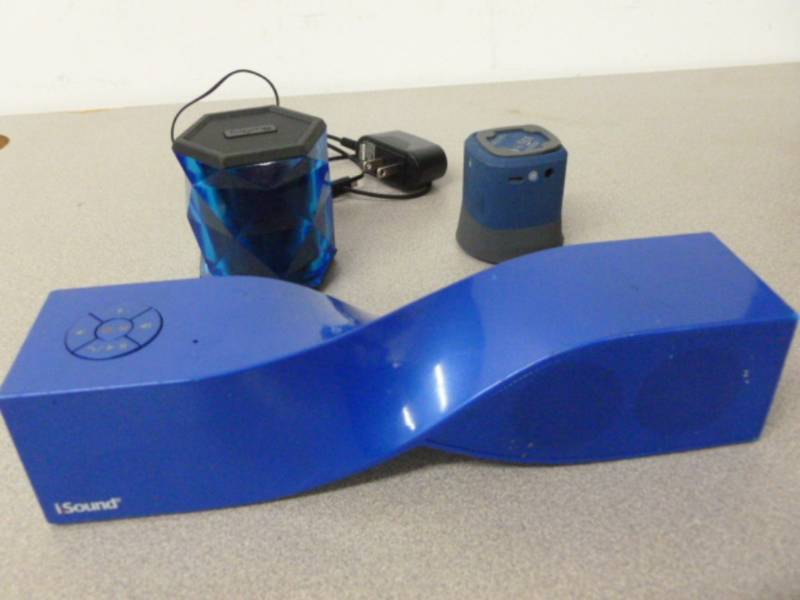 lot 132 image: Blue Tooth Speakers