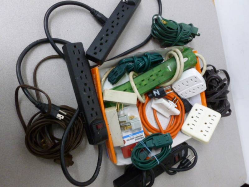 lot 143 image: Extension Cords