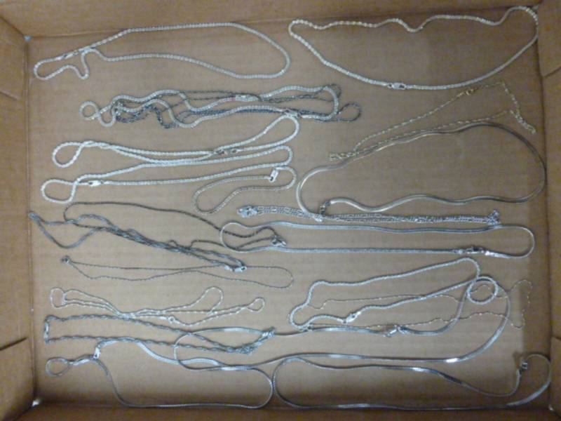 lot 154 image: Jewelry