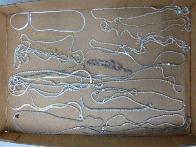 lot 155 image: Jewelry