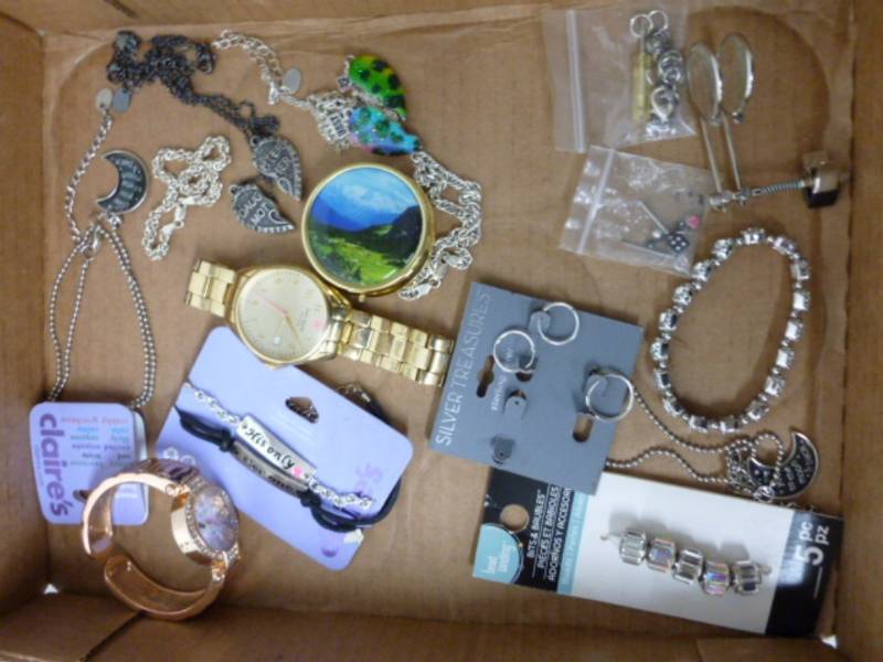 lot 156 image: Jewelry
