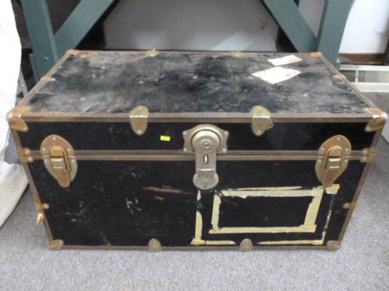 lot 162 image: Vintage Trunk