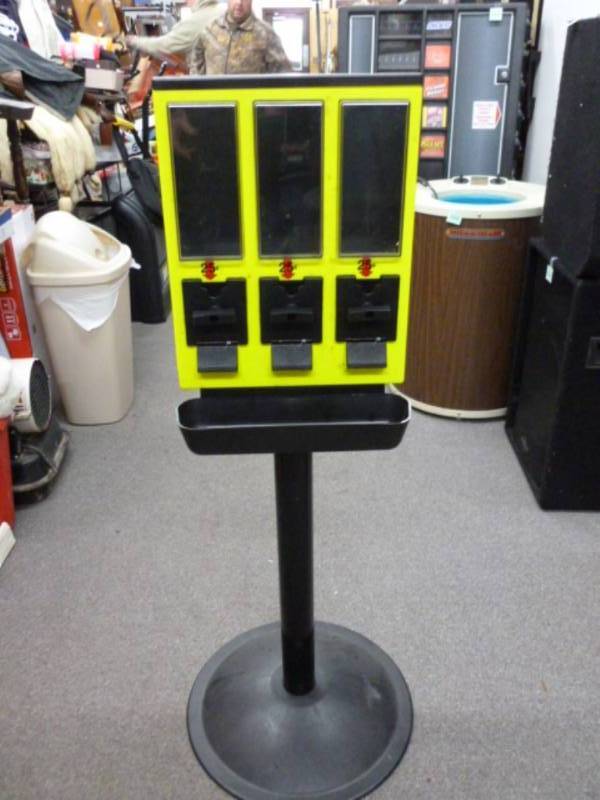 lot 169 image: Vending Machine