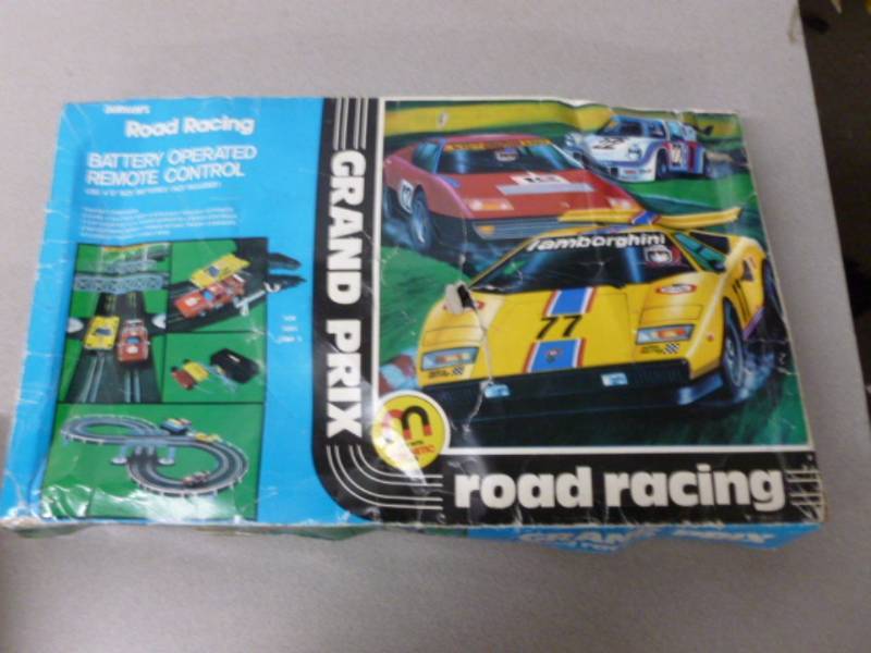 lot 181 image: Vintage Race Set