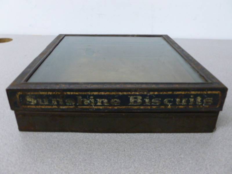 lot 183 image: Antique Store Display Box