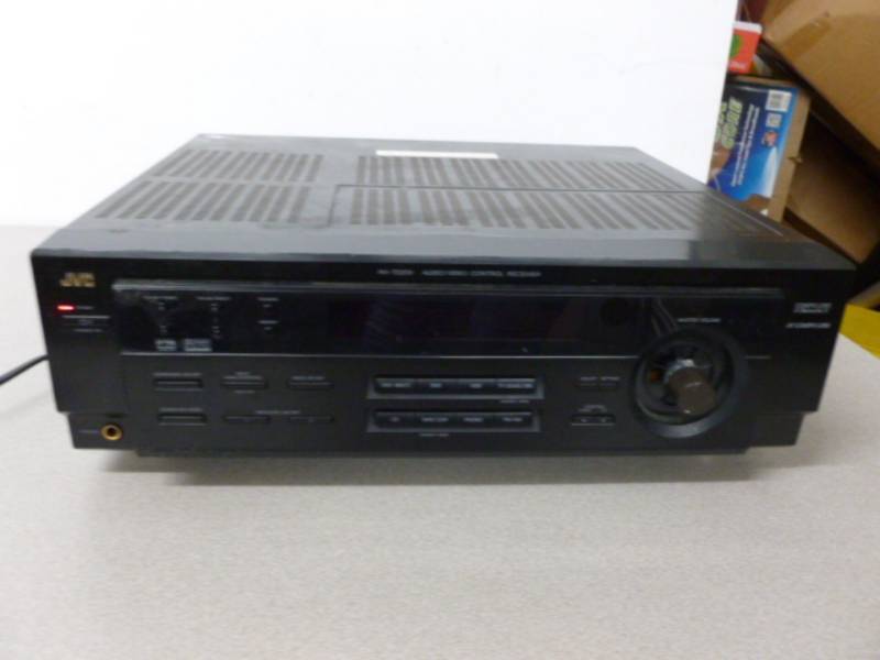 lot 195 image: JVC Receiver