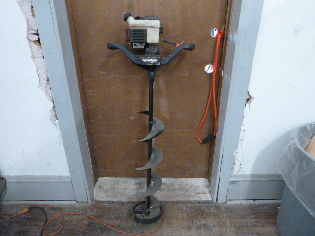 Strike Master 8 Auger