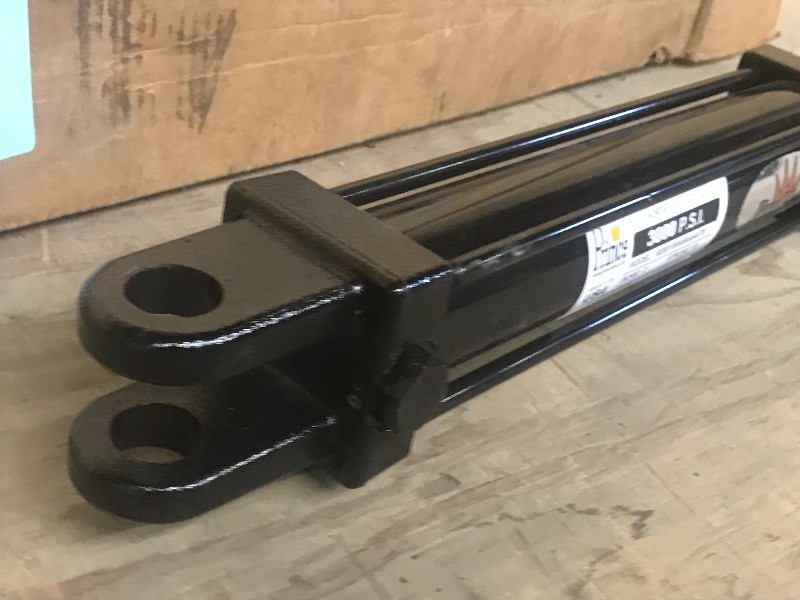lot 28 image: New Hydraulic Cylinder