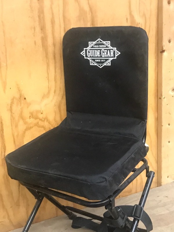 lot 29 image: Guide Gear Hunting Chair