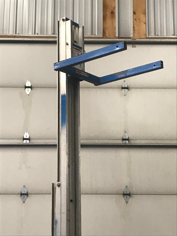 lot 2 image: Genie SuperLift SAL-25