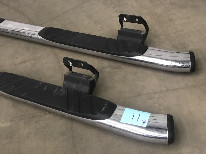 lot 11 image: (1) Set Of Running Boards