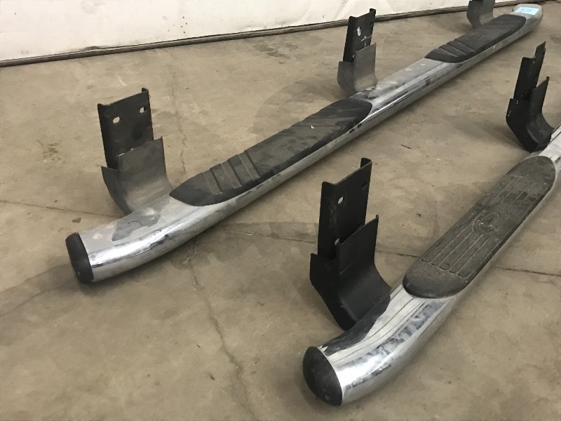 lot 12 image: (1) Set Of Running Boards