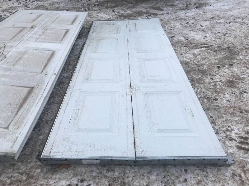 lot 13 image: Aluminum Garage Door Set
