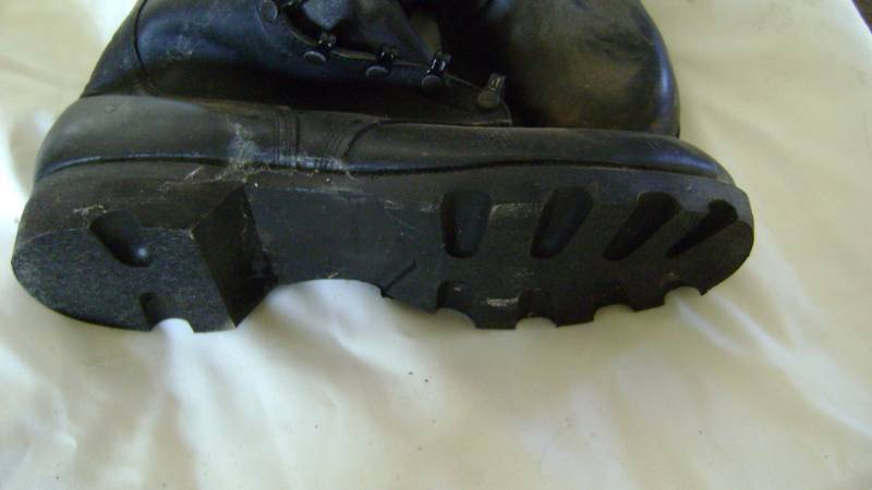 SZ 10 12 COMBAT BOOTS