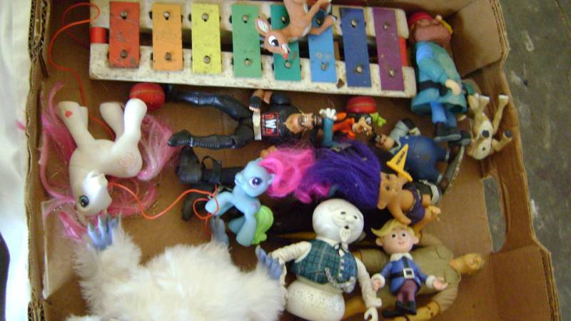 COLLECTIBLE TOYS