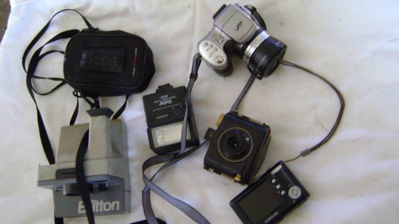 COLLECTIBLE AND VINTAGE CAMERAS