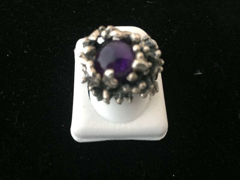 lot 27 image: Sterling Silver Ring Purple Stone