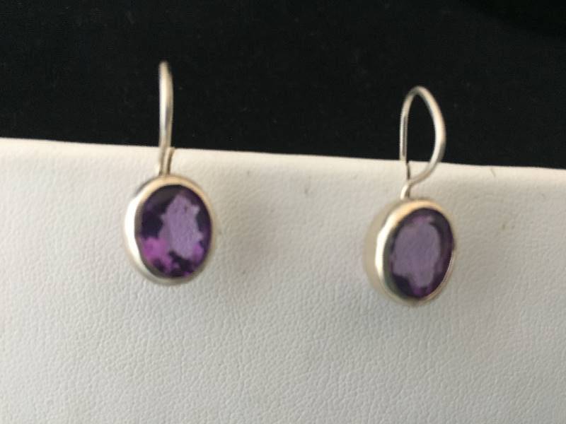 lot 28 image: Sterling Silver Pierced Earrings Purple Stones