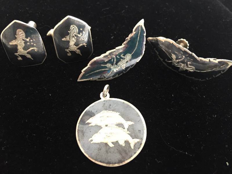 lot 46 image: Sterling Silver SIAM Jewelry