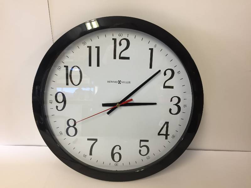 lot 69 image: Howard Miller Clock - Battery - 16 diameter