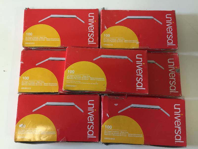 lot 165 image: 700 Universal 1 Paper Fasteners UNV81011