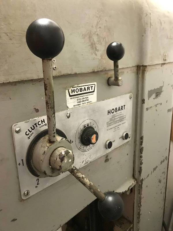 lot 18 image: Hobart m80 Heavy Duty 80 Quart Mixer