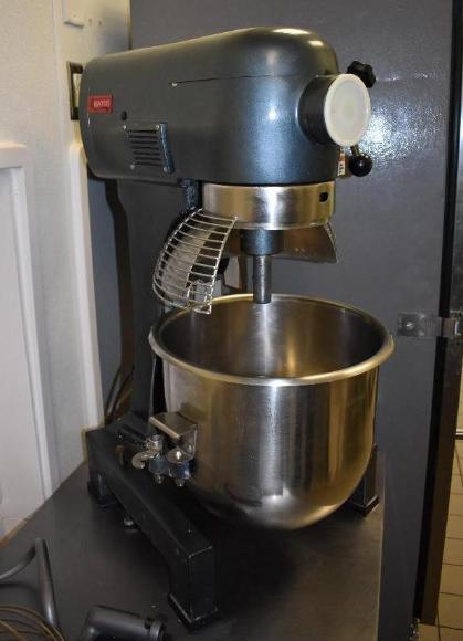 lot 20 image: Avantco Mx20 Mixer -6