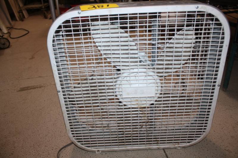 lot 281 image: Box Fan