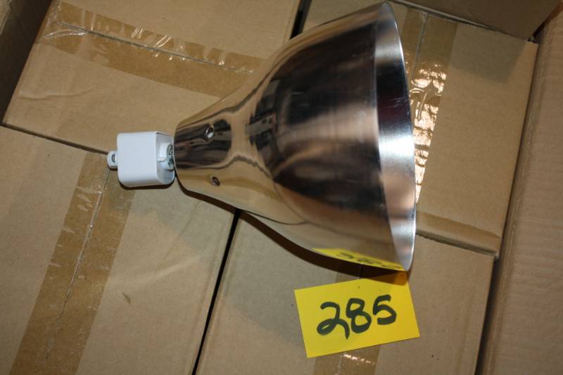 lot 285 image: Lighting Fixtures