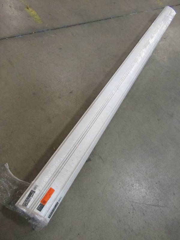 lot 61 image: 18 Freedom (Common 34-in x 2-in x 8-ft Actual 0.745-in x 1.74-in x 8.02-ft) White Vinyl Lattice Divider 73004337
