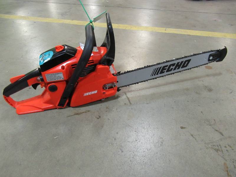 lot 14 image: ECHO 18 in. 40.2cc Gas Chainsaw, CS-400-18