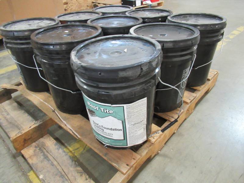 lot 39 image: 9 Roof Tite 4.75-Gallons Waterproofer Roof Sealant 6193-9-30