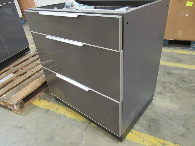 lot 7 image: New Age 3-Drawer Cabinet, Outdoor Aluminum Series, 32 W X 23 D X 34 14 Tall