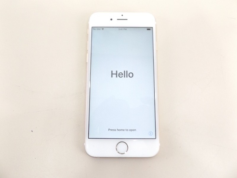 lot 29 image: Apple iPhone 6, iPad, and iPod