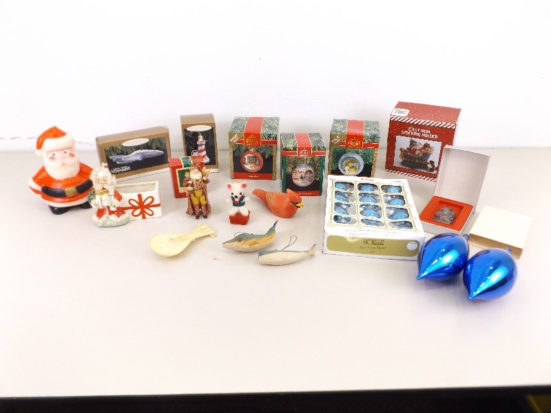 lot 27 image: Lot of Vintage Hallmark Keepsakes, Christmas Ornaments, etc.