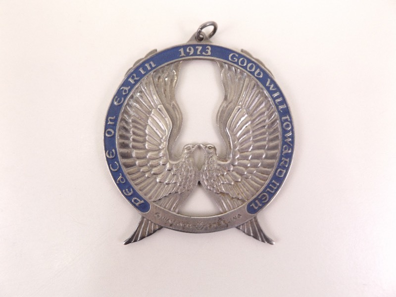 lot 34 image: .925 Solid Sterling Silver 1973 Peace on Earth...  Wallace Ornament