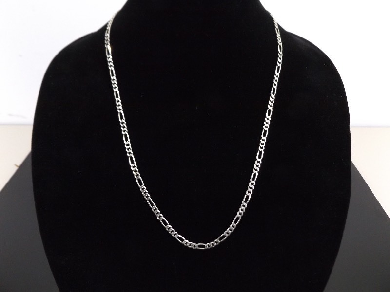 lot 68 image: .925 Sterling Silver Heavy Figaro Link 24 Chain Necklace