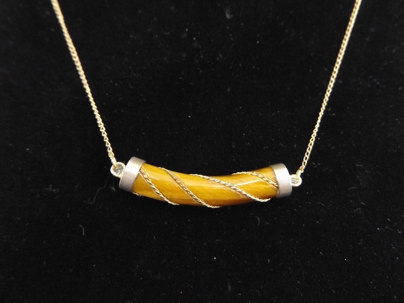 lot 74 image: 12k Yellow Gold Filled Tigers Eye Horn Necklace
