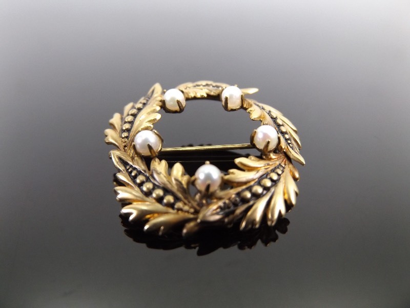 lot 78 image: 12k Yellow Gold Filled Cultured Pearl Flower Wreath Brooch