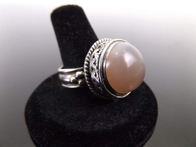 lot 86 image: .925 Sterling Silver Padparadscha Sapphire Cabochon Ring&nbspSz 10