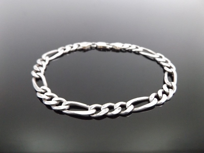 lot 110 image: .925 Sterling Silver 9 Heavy Figaro Link Chain Bracelet
