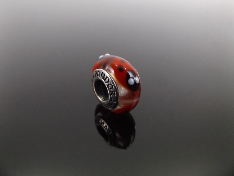 lot 117 image: PANDORA .925 ALE Murano Charm